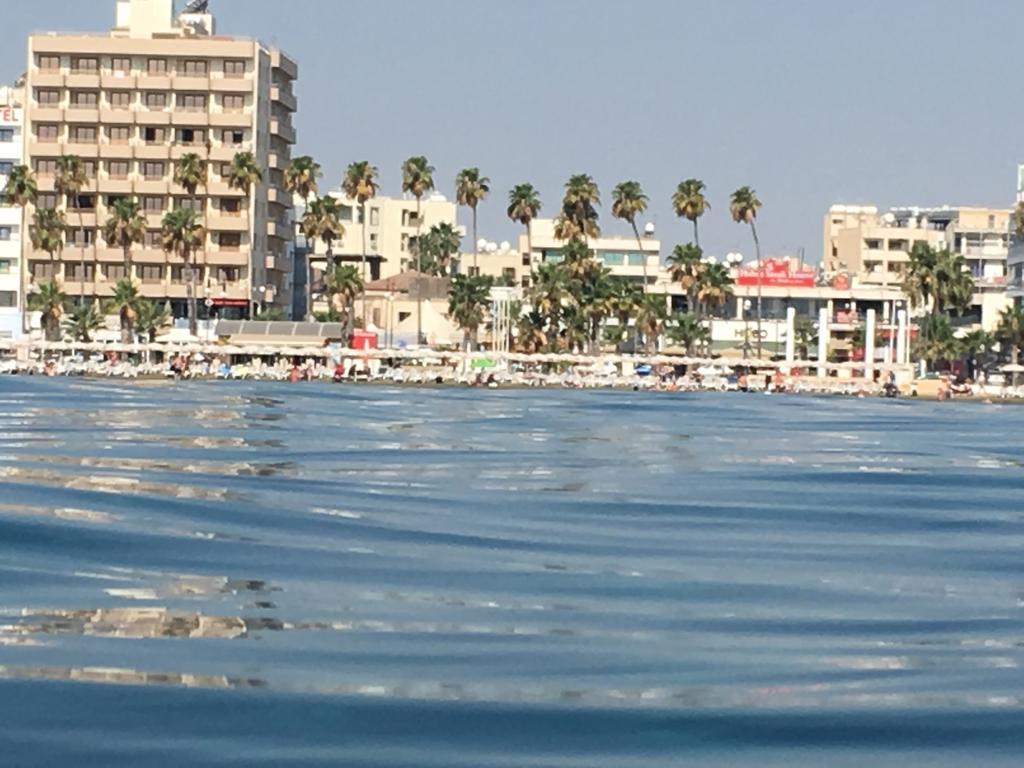 Ithaki Phinikoudes Apartment No. 204 لارنكا المظهر الخارجي الصورة
